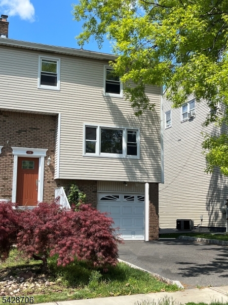 17 Garden Dr