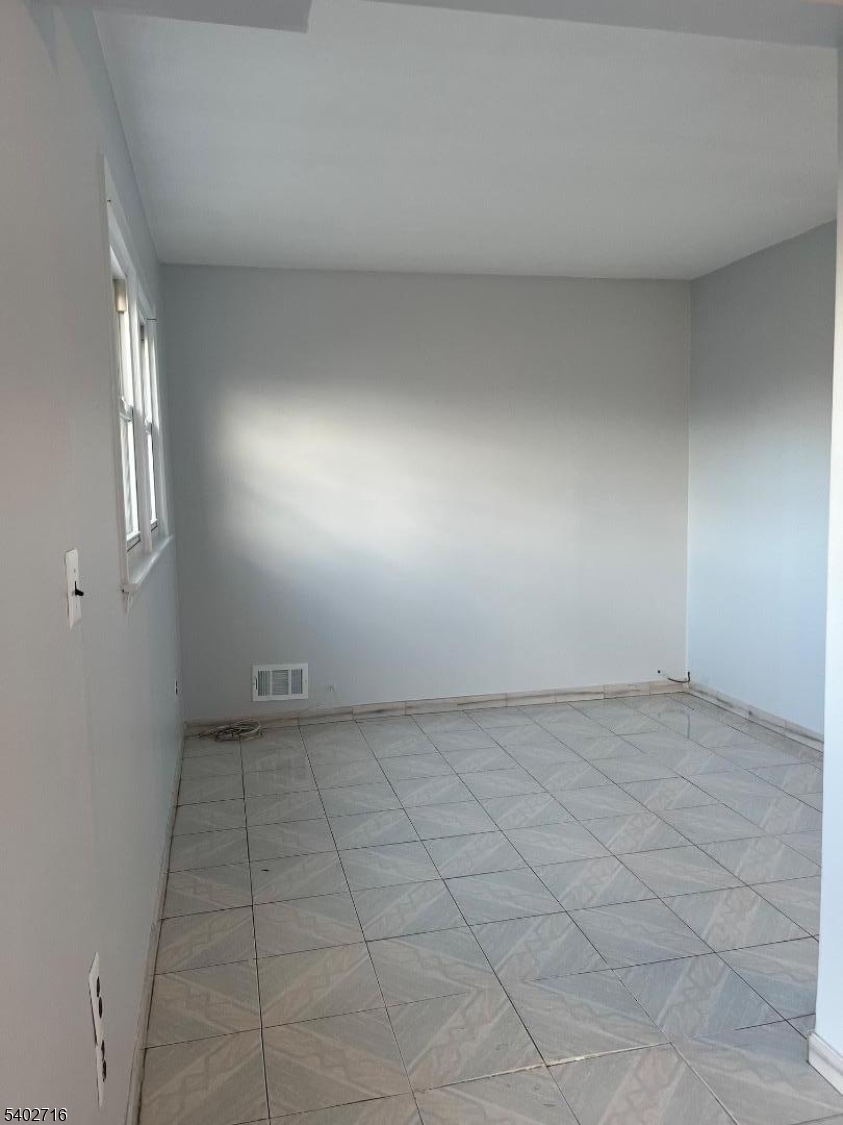 17 Garden Dr