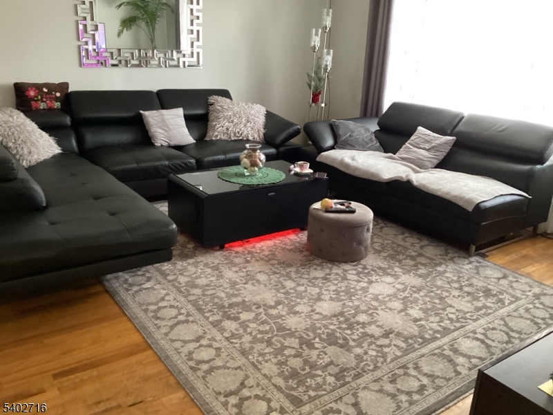 17 Garden Dr