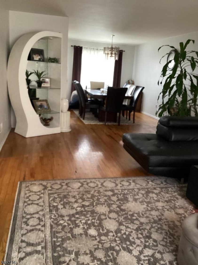 17 Garden Dr