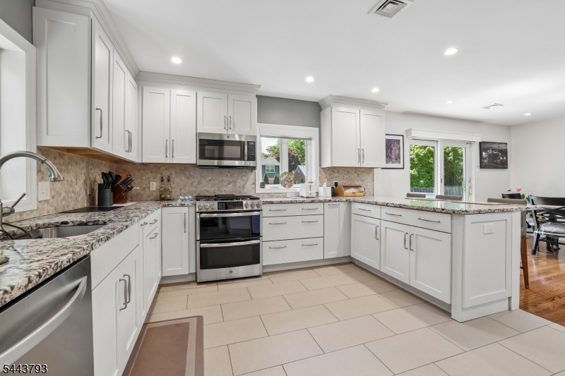 207 Stoughton Ave