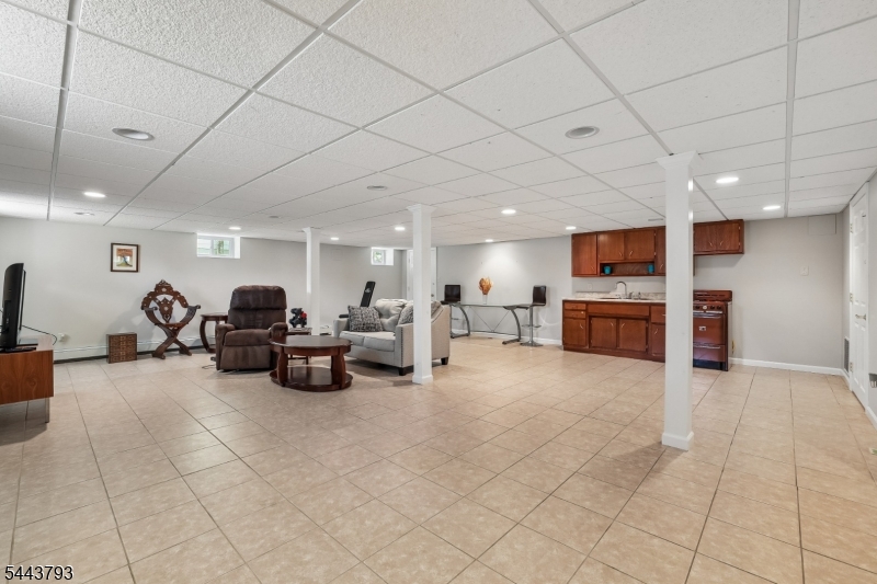 207 Stoughton Ave