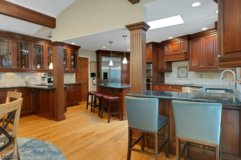 21 Decker Ln