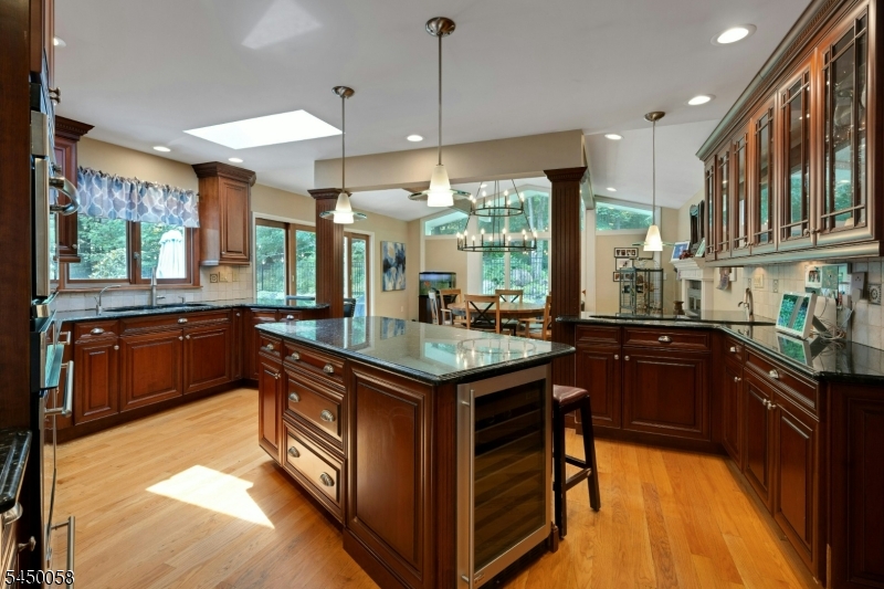 21 Decker Ln