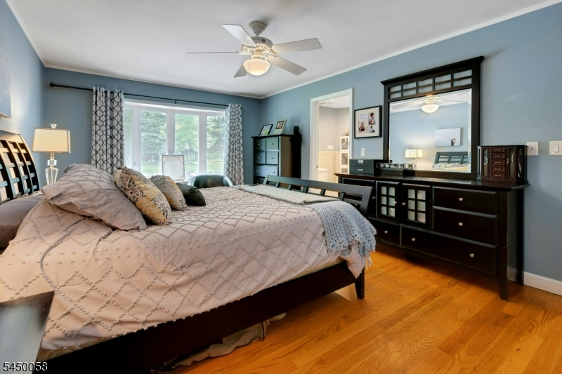 21 Decker Ln