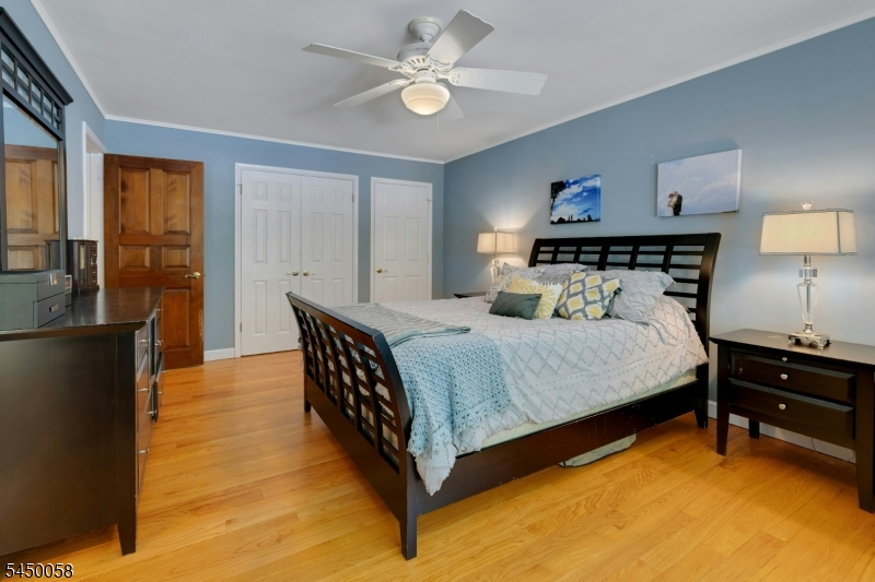21 Decker Ln