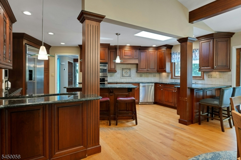 21 Decker Ln