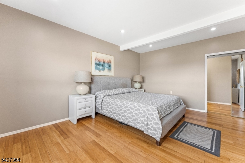 15 Putnam Pl