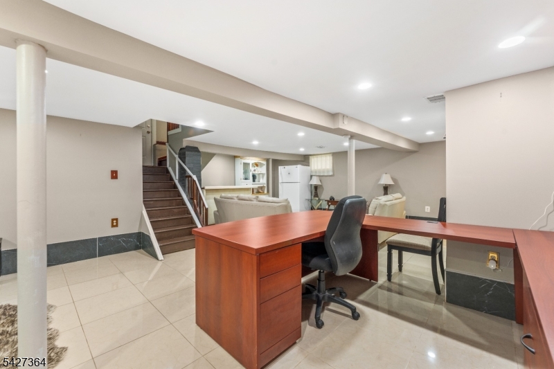 15 Putnam Pl