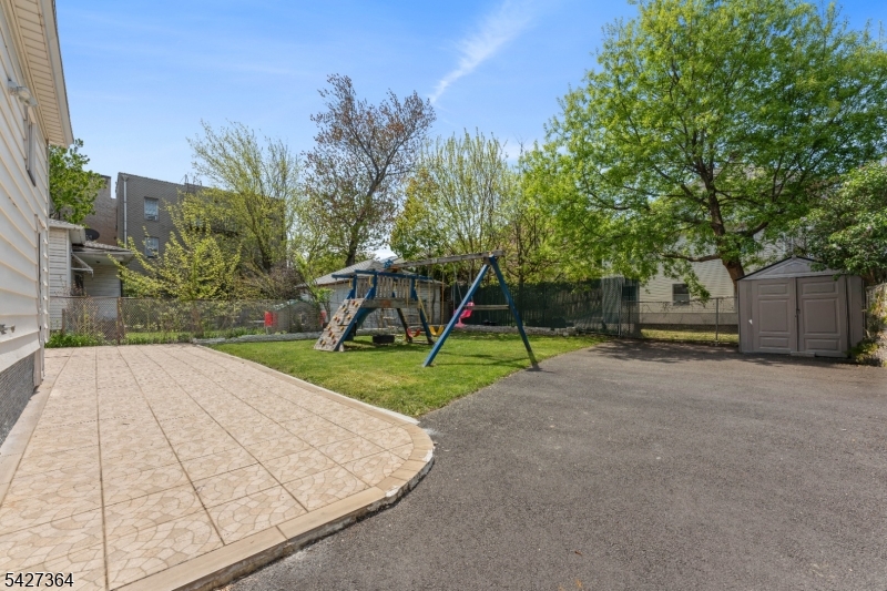 15 Putnam Pl