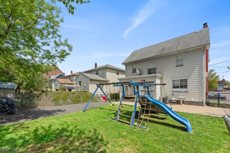 15 Putnam Pl