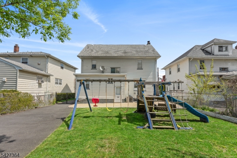 15 Putnam Pl