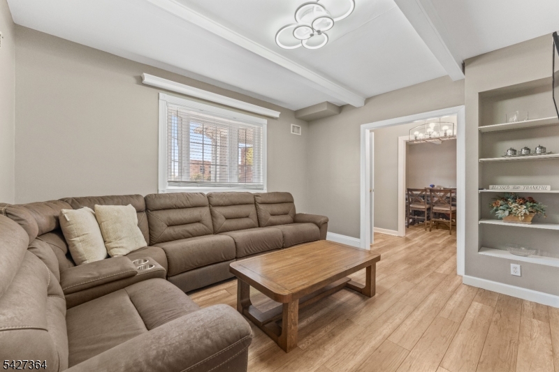 15 Putnam Pl