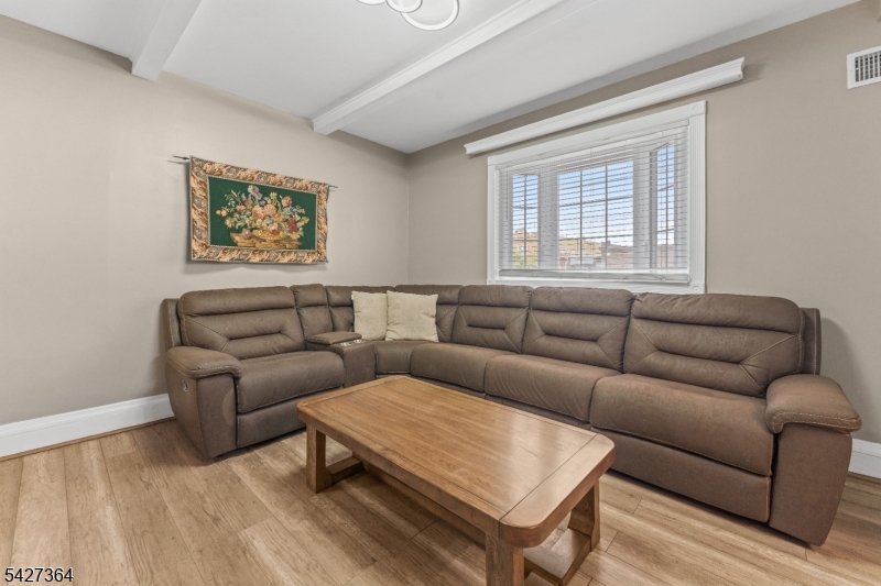 15 Putnam Pl