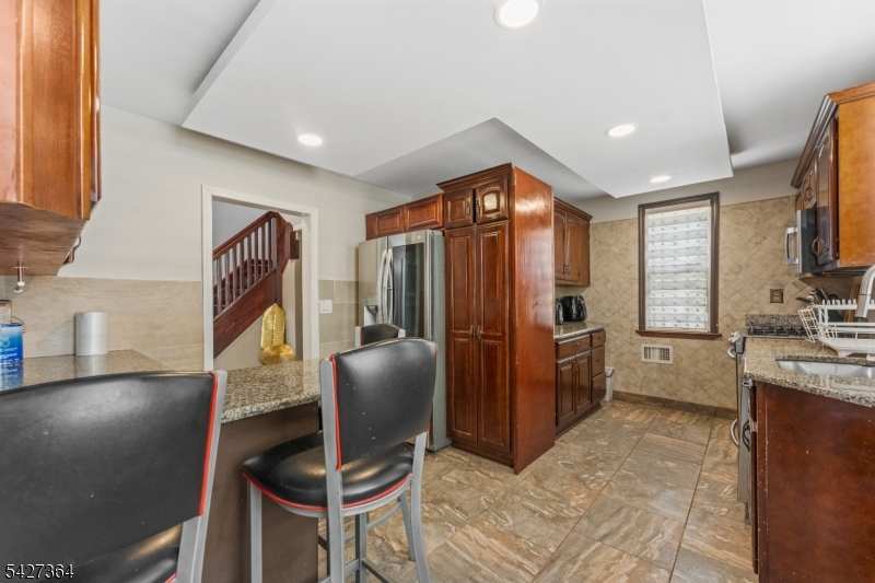 15 Putnam Pl