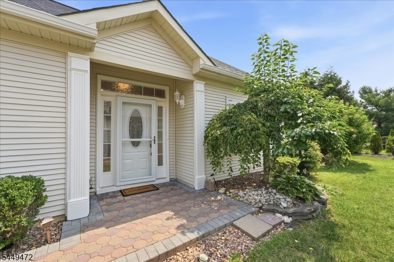 32 Gabriella Cir