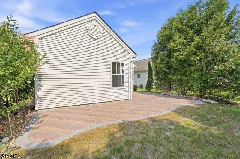 32 Gabriella Cir