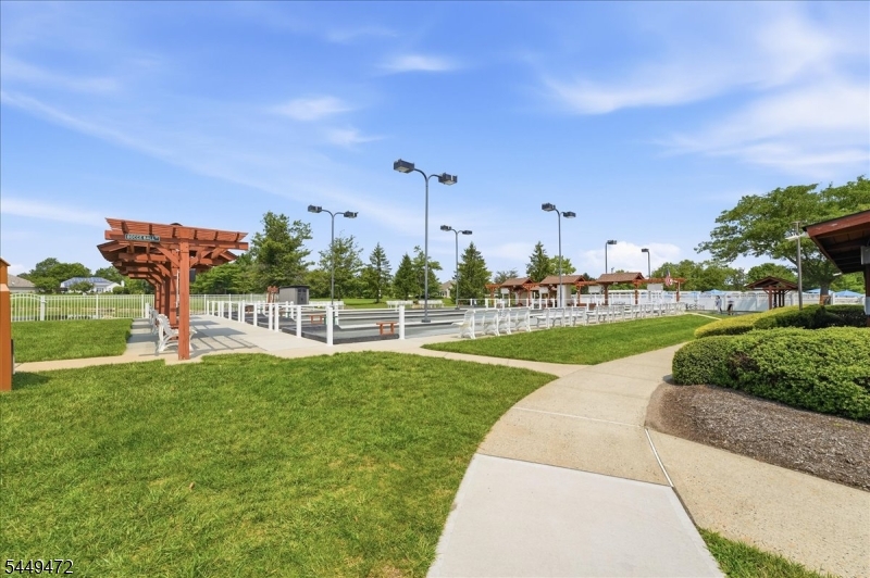 32 Gabriella Cir