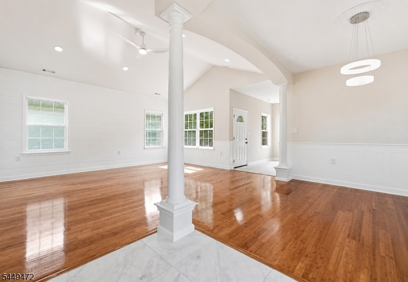 32 Gabriella Cir