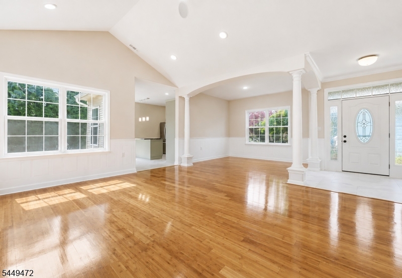 32 Gabriella Cir