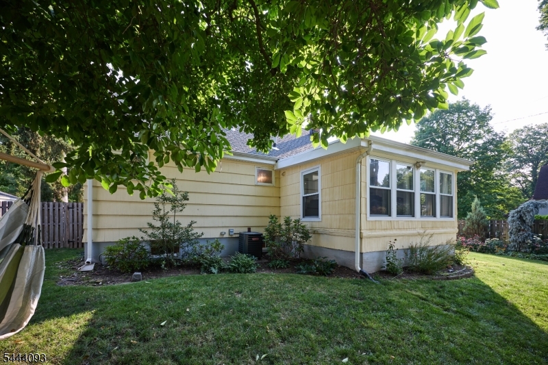 745 Mclaughlin Pl