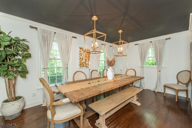 33 Hunter Dr