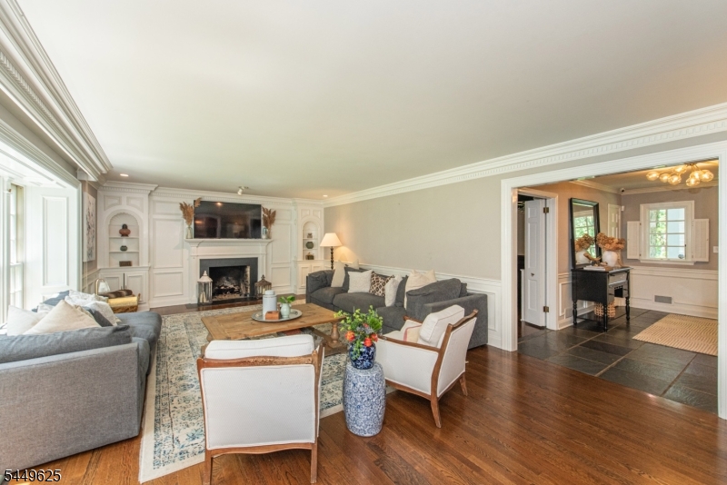 33 Hunter Dr