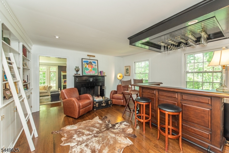 33 Hunter Dr