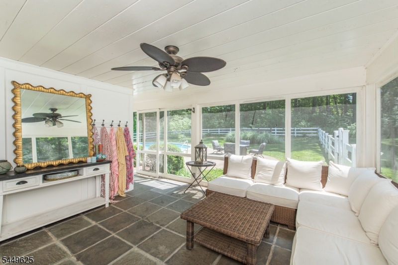 33 Hunter Dr