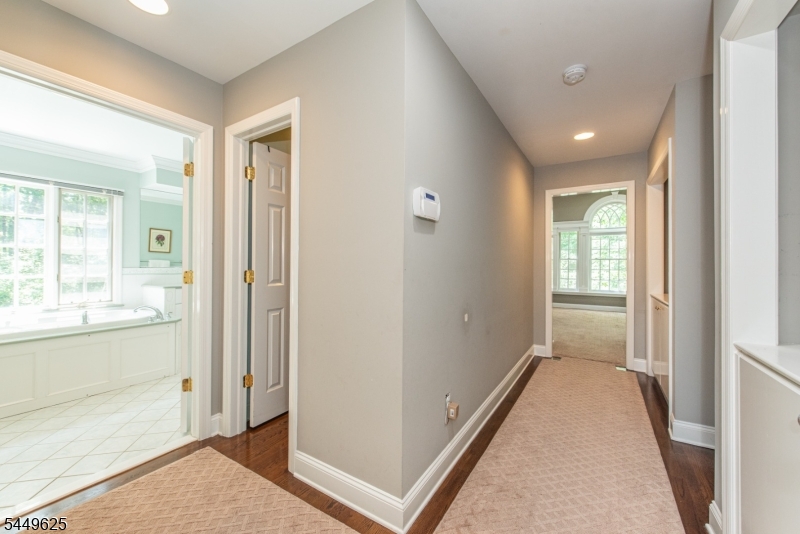 33 Hunter Dr