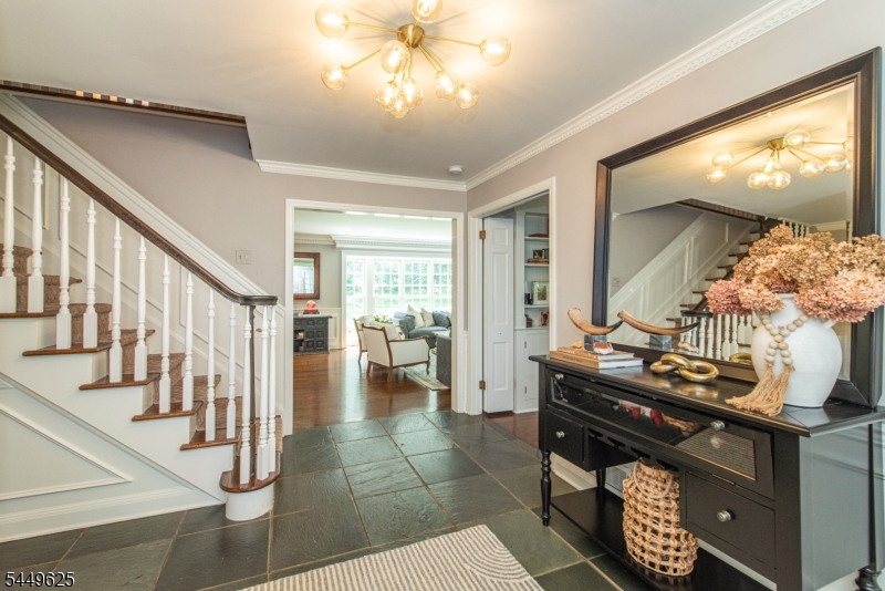 33 Hunter Dr