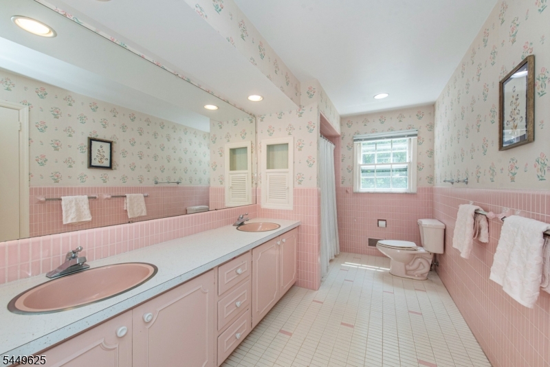 33 Hunter Dr