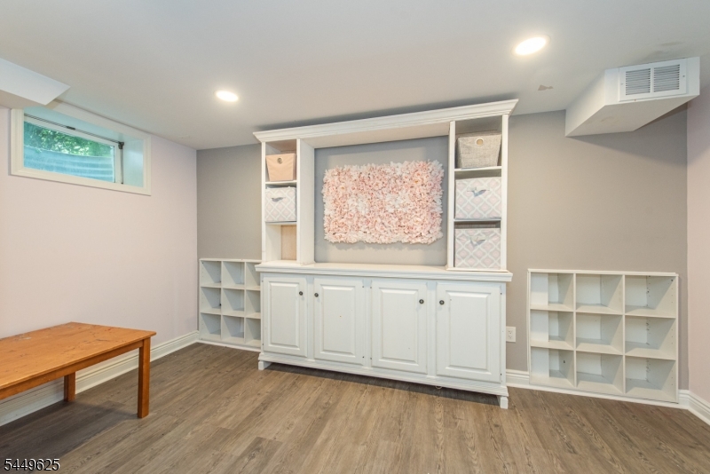 33 Hunter Dr