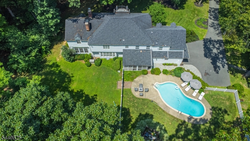33 Hunter Dr