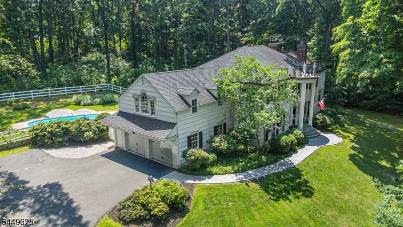 33 Hunter Dr