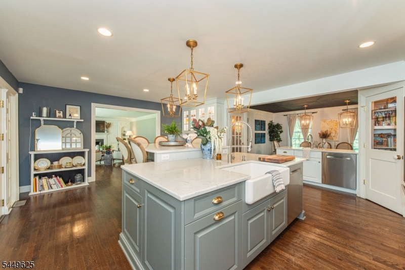 33 Hunter Dr
