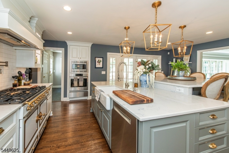 33 Hunter Dr