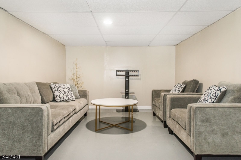 45 Karen Dr