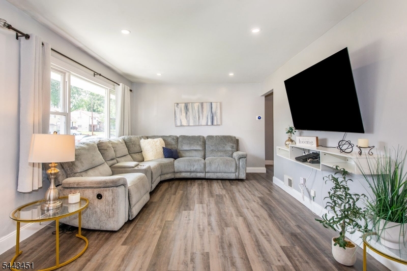 45 Karen Dr