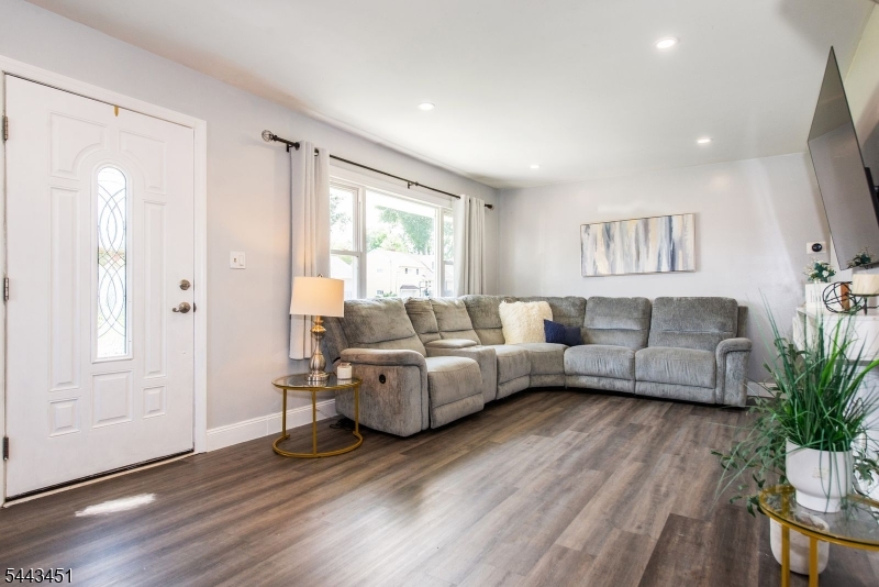 45 Karen Dr