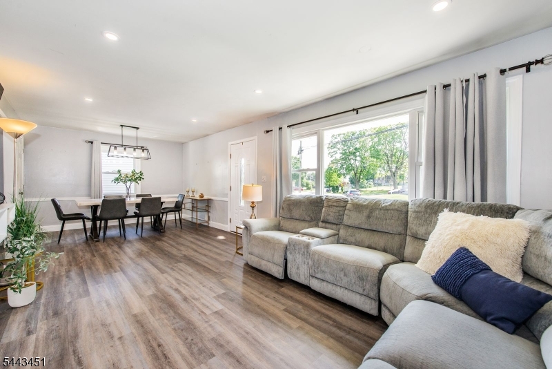 45 Karen Dr