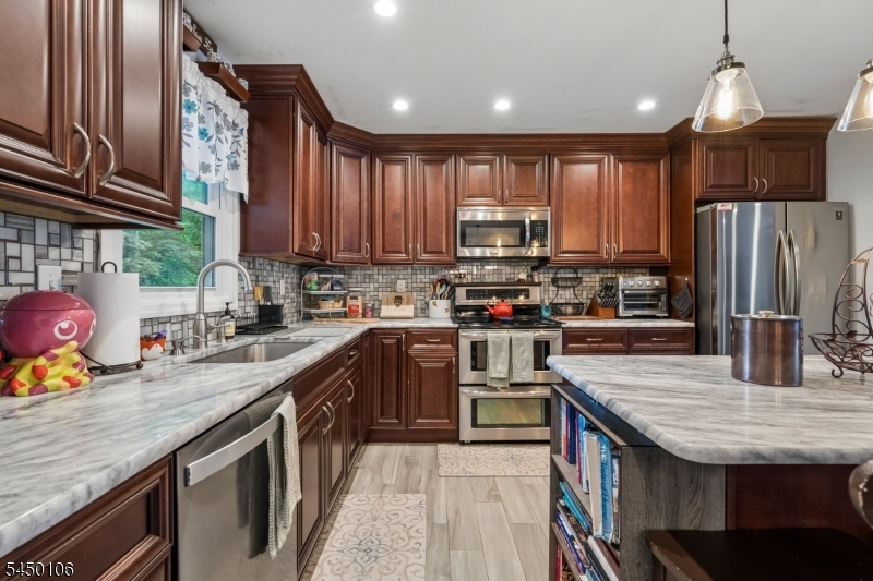 34 Crestwood Rd