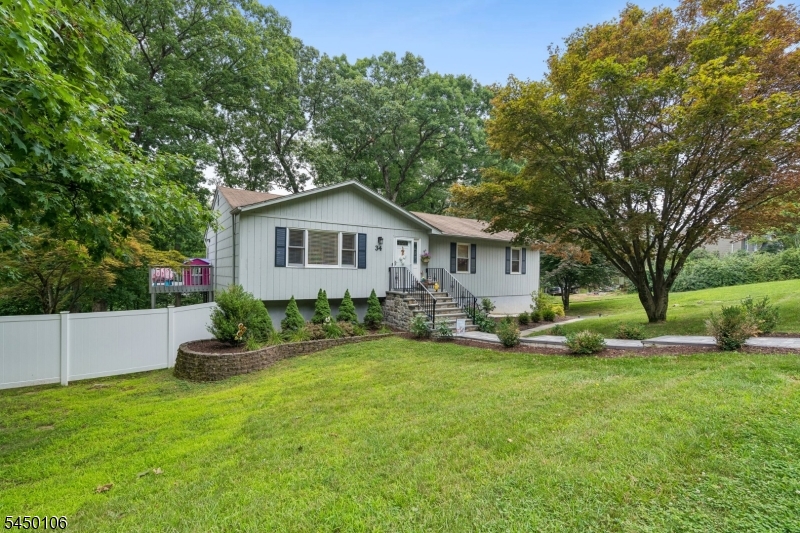 34 Crestwood Rd