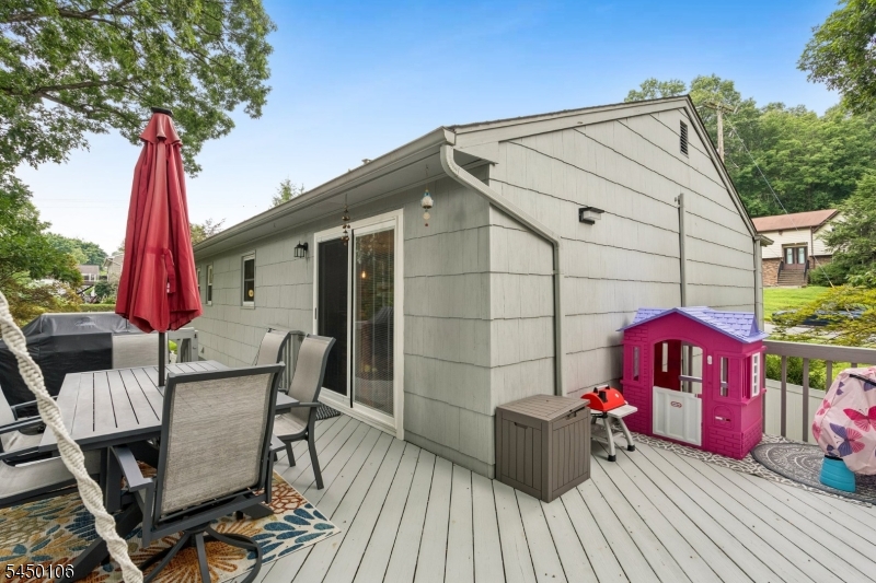 34 Crestwood Rd
