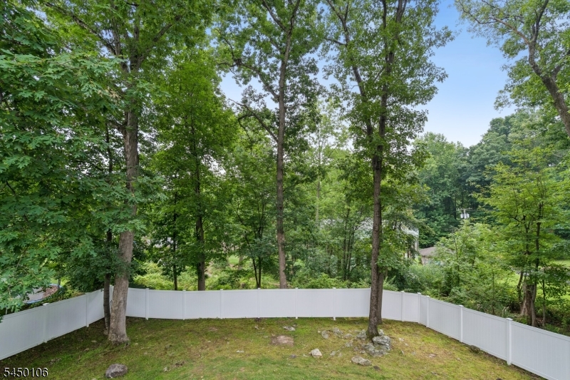 34 Crestwood Rd