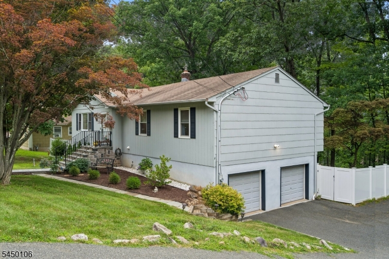 34 Crestwood Rd