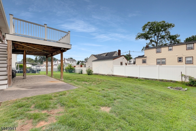 2687 Hawthorne Ave