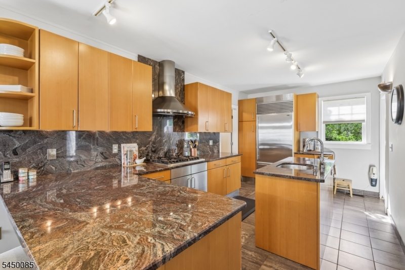 775 Boulevard