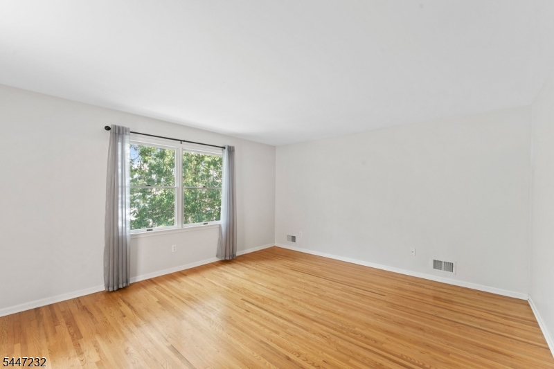 5 Clark Ct