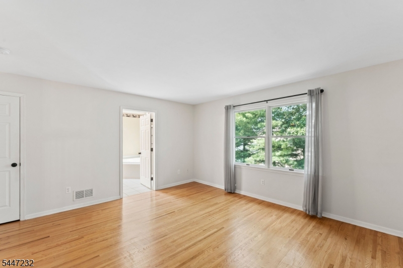 5 Clark Ct